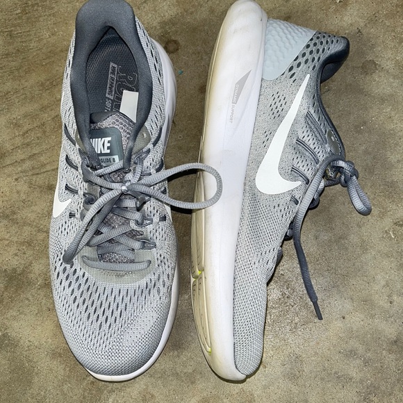 Nike Shoes - Nike Lunar Glide 8